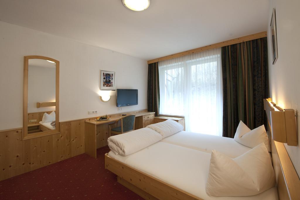 Hotel Bierwirt Innsbruck Szoba fotó